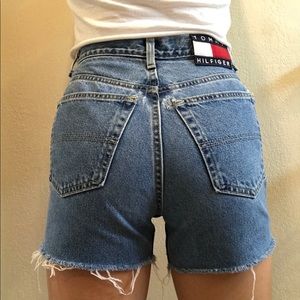 VINTAGE TOMMY HILFIGER DISTRESSED DENIM SHORTS